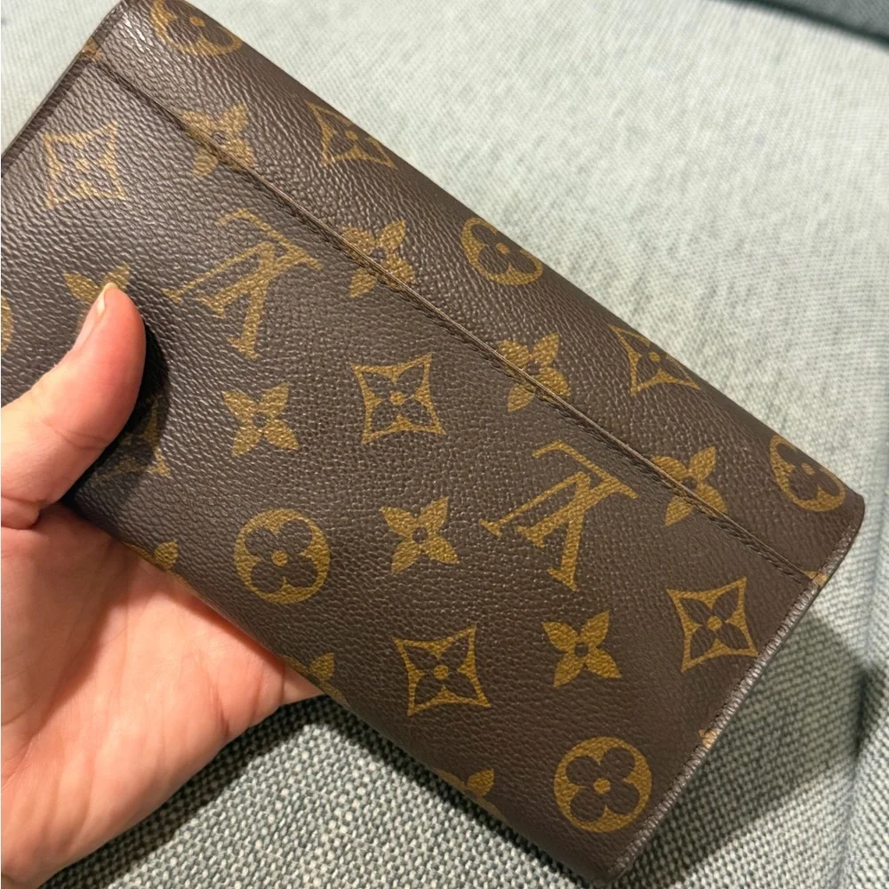 LOUIS VUITTON
Monogram Sarah Wallet NM Coquelicot - Picture 7 of 8